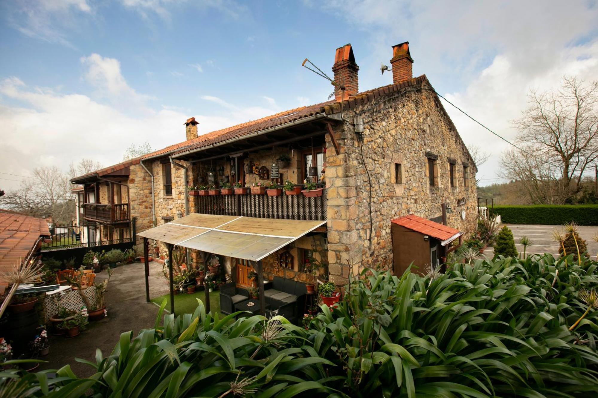 Posada La Herradura Liermo Екстер'єр фото